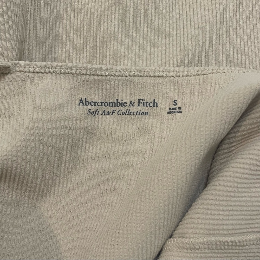 Abercrombie and Fitch Soft A&F Seamless Rib Knit Midi Dress with Slit Beige Sz S - Picture 8 of 9